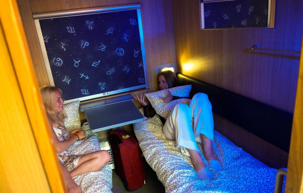 טאלין Railrooms Traincar Hostel מראה חיצוני תמונה